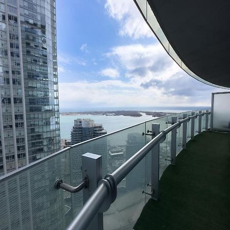 Luxury 2 Bedrooms With Lakeview Cn Tower Entertainment District Rogers Centre Toronto Kültér fotó