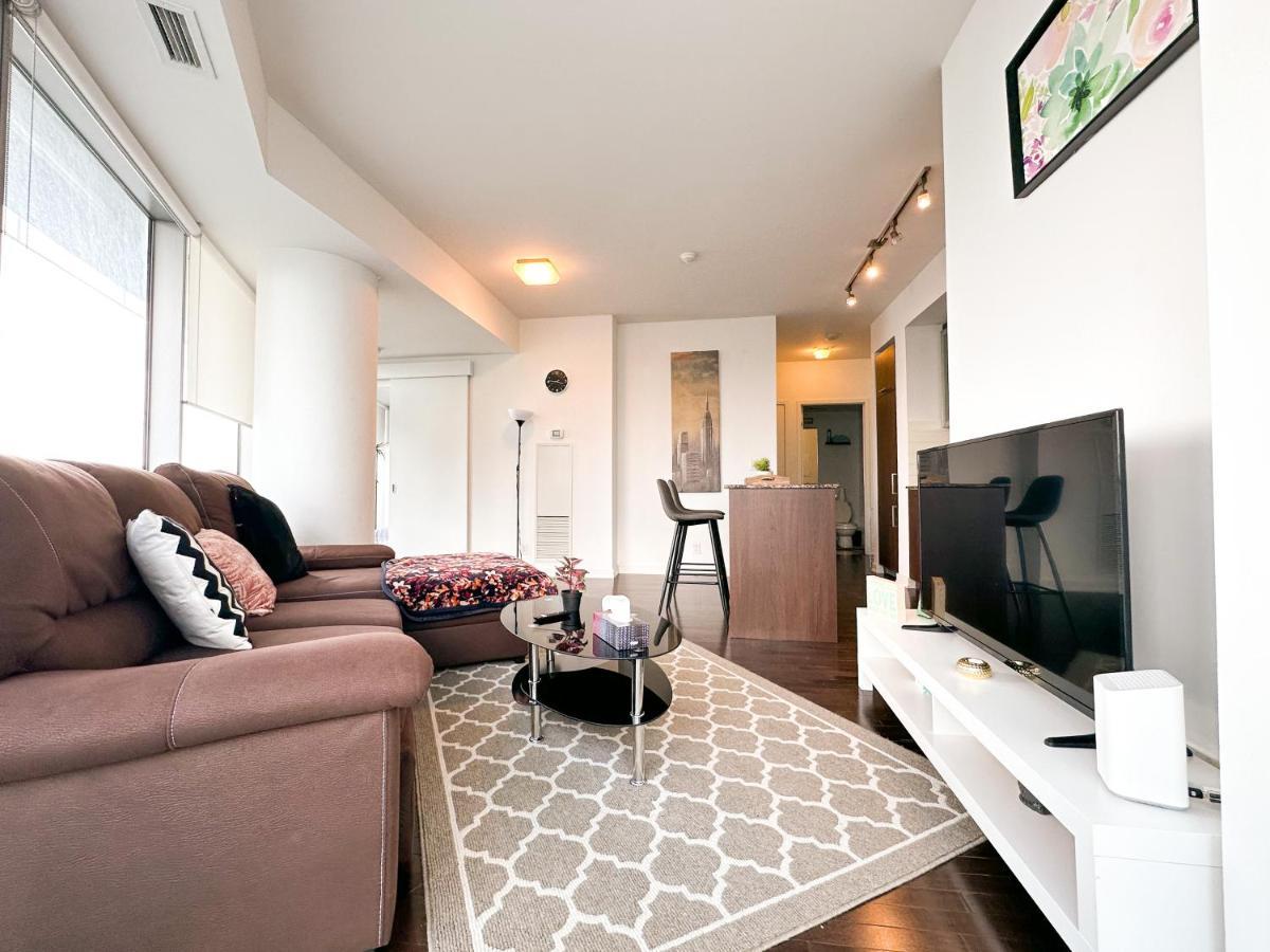 Luxury 2 Bedrooms With Lakeview Cn Tower Entertainment District Rogers Centre Toronto Kültér fotó