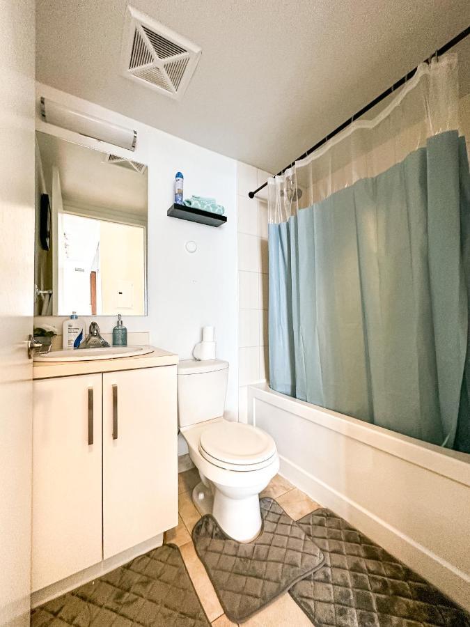 Luxury 2 Bedrooms With Lakeview Cn Tower Entertainment District Rogers Centre Toronto Kültér fotó