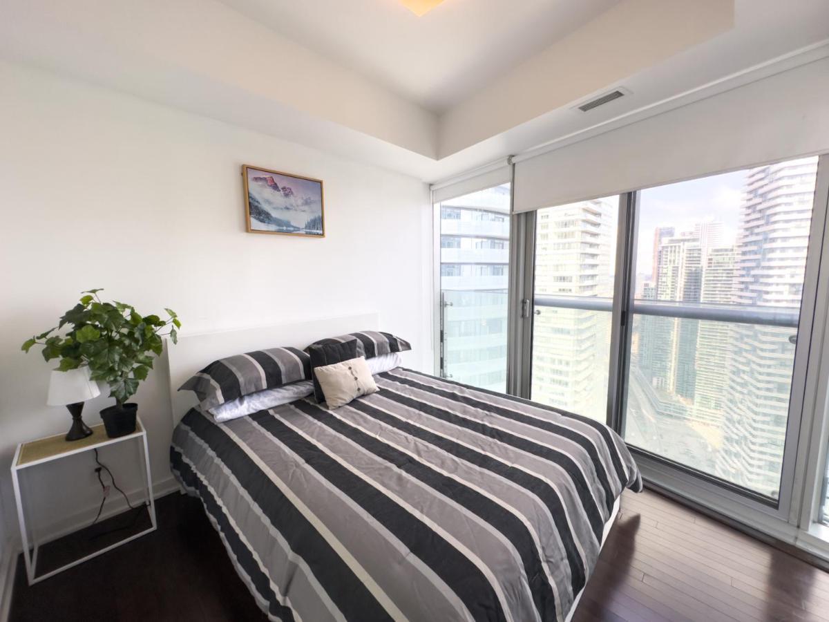 Luxury 2 Bedrooms With Lakeview Cn Tower Entertainment District Rogers Centre Toronto Kültér fotó