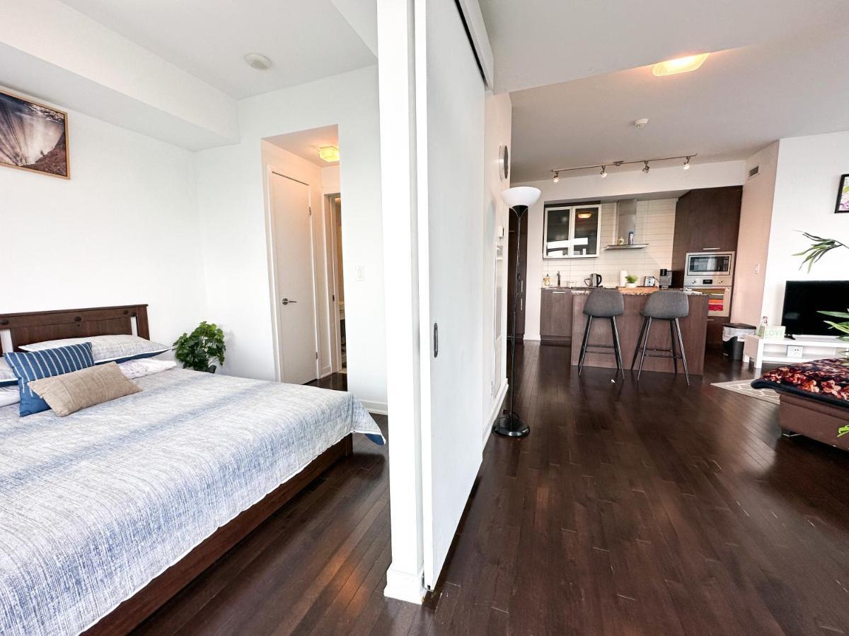 Luxury 2 Bedrooms With Lakeview Cn Tower Entertainment District Rogers Centre Toronto Kültér fotó