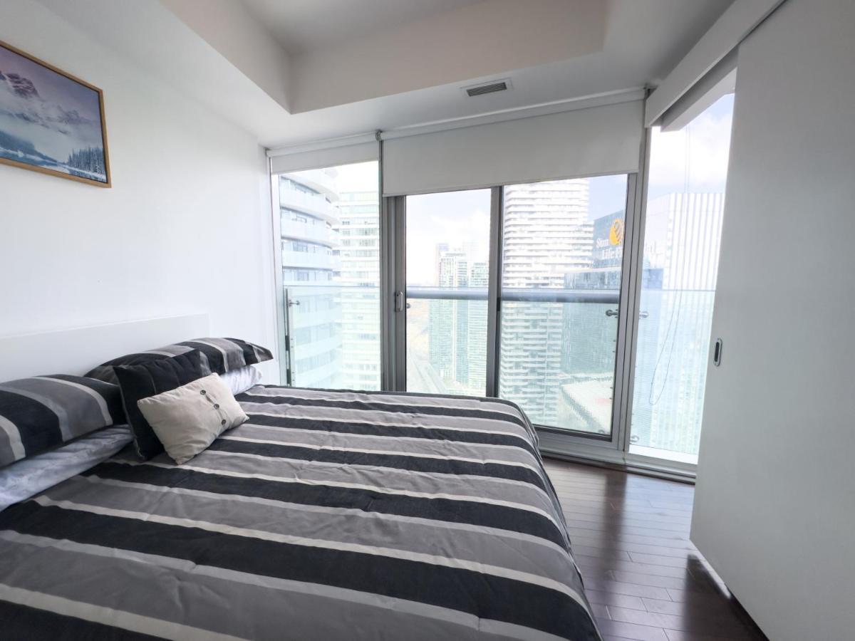 Luxury 2 Bedrooms With Lakeview Cn Tower Entertainment District Rogers Centre Toronto Kültér fotó