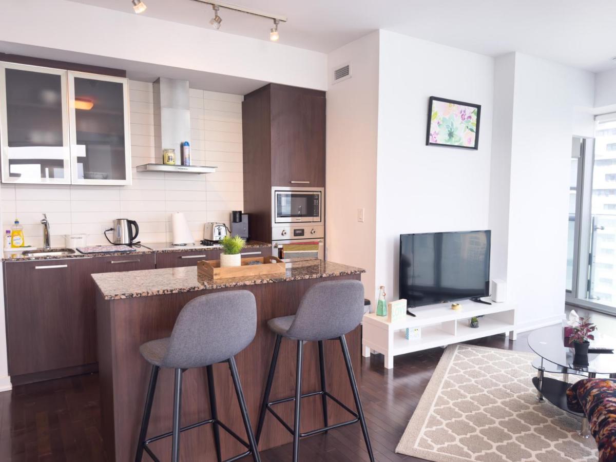Luxury 2 Bedrooms With Lakeview Cn Tower Entertainment District Rogers Centre Toronto Kültér fotó