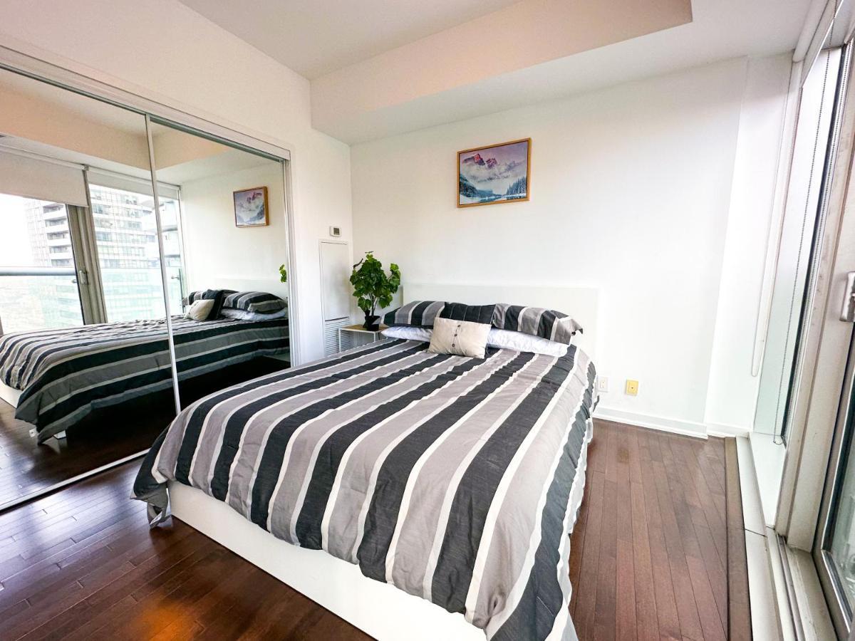 Luxury 2 Bedrooms With Lakeview Cn Tower Entertainment District Rogers Centre Toronto Kültér fotó
